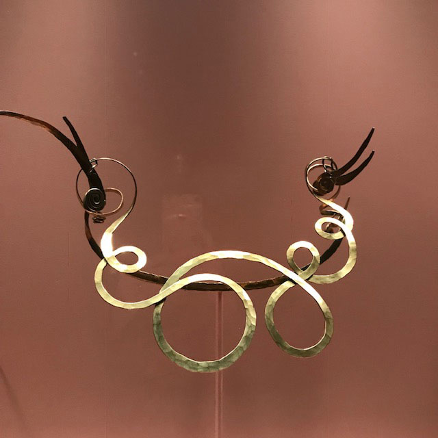 Met jewelry exhibit Alexander Calder necklace