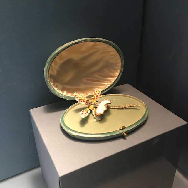 Met jewelry exhibit Paulding Farnham orchid brooch