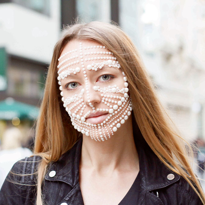 liza Urla London Fashion Week pearls liza Urla London Fashion Week pearls