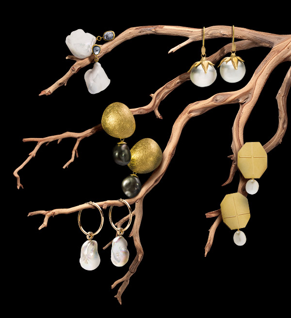 Pearl sculptural earrings