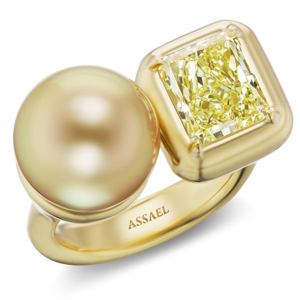 Assael pearl and diamond ring Assael pearl and diamond ring