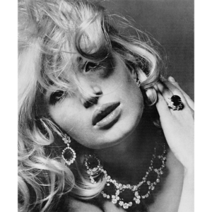 Monica Vitti in Bulgari seven wonders emerald necklace