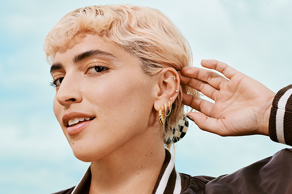Studs earrings Studs earrings