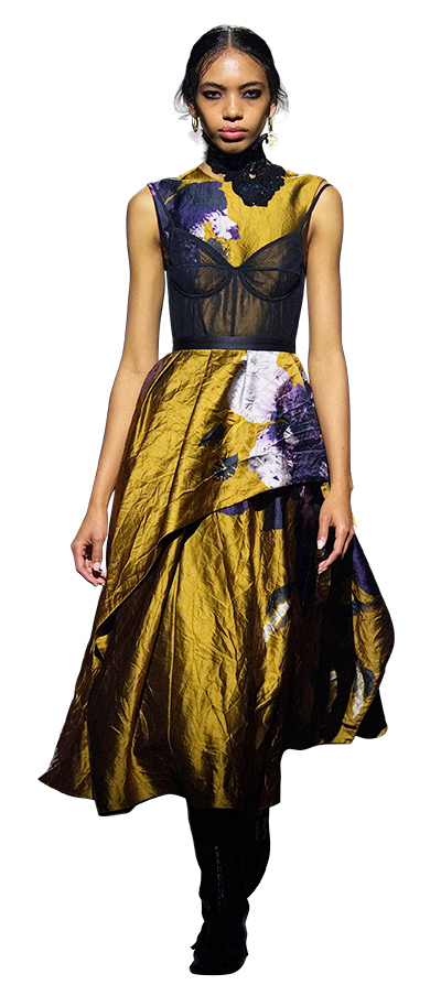 Erdem fall 2023 runway model