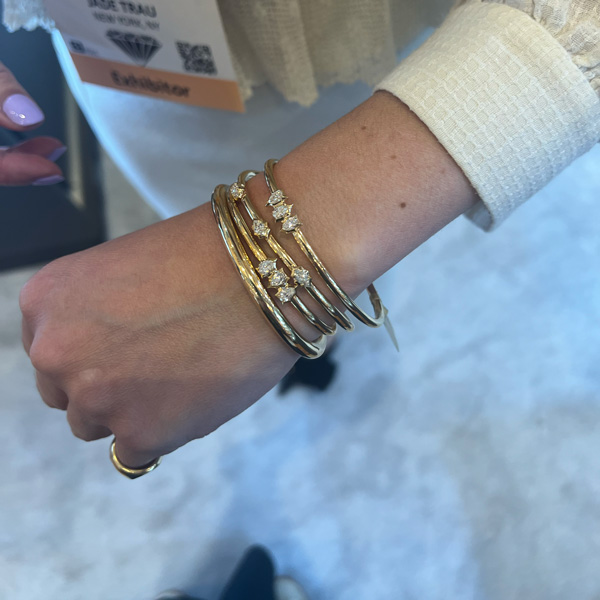 Jade Trau plie bangles